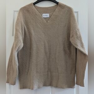 Olive & Oak Soft Brown Tan Taupe V-Neck Sweater Size Medium Recycled Materials